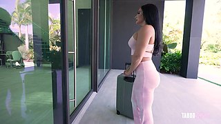 Cory Chase, Sheena Ryder Move In - Big one-eyed snake
