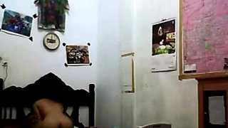 Indonesian Babe Orgasms on Fucking Machine