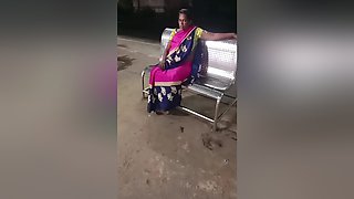 Train Toilet Vali Bhabhi Desi Bhabhi Ko Desi Ladke Ne Zam Kar Choda