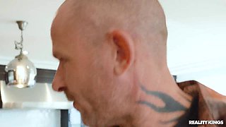 Screwing my hotter roommate cunt