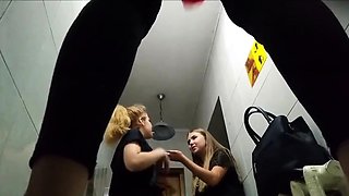Amateur teens caught peeing on hidden spy camera