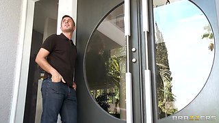Husband's Away, Time To Get Laid With Darryl Hanah, Keiran Lee - Brazzers