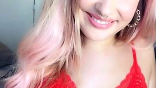 Solo girls masturbate until orgasm for