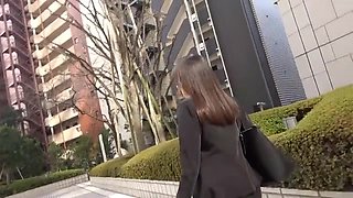 巨乳女子大生がパンスト破られバイブ責めと手マンで腰モゾモゾ感じまくり
