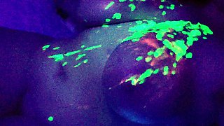 Slutty amateur flashing her big boobs in the backseat