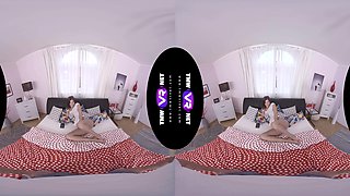 Experienced Babe Enjoys Pleasing A Huge Cock - Fit Pov
