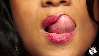 Sasha Jones and Dunia Montenegro in a lesbian tryst: Babe, Latina  Ebony Porn