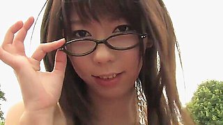 Geeky babe with glasses gives dude a hot foot job