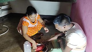 Hot Village Bhabhi Kitchen Sex with Stranger - Desi Homemade XXX