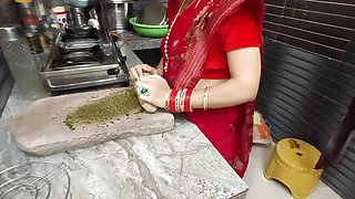 Bhabhi was making medicine for the itching of her pussy in the kitchen, then brother-in-law soothed the itch with his penis.