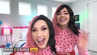 Jazmin luv & Bella Luna are prepared to do some nasty e-content when bruce arrives home & offers his dick - brazzers