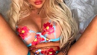 Blonde tight pussy babe solo toy fun in glamour masturbation