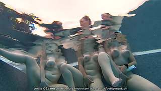 3 grope each other in the pool - French lesbian