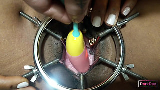 The kinky slut queen "Dark Dea" in (extreme cow speculum with final fisting) off-set