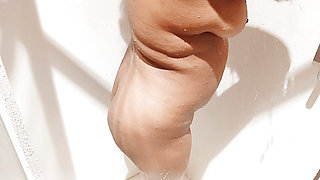 Nude American Girl bathing in the motel
