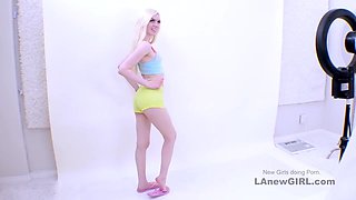 New Blondie gets Humped Trying to Switch her Career