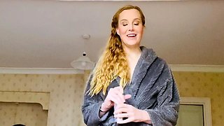 Cute amateur brunette naughty in solo jerking show on camera