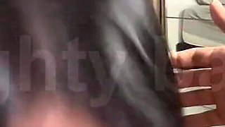 Swallowing the Whole Dick in the Guest Room, I Sucked and Sat Down Slowly