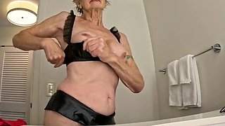 Hot Amateur Couple Fucks Hard in Hotel - Blowjob, Creampie & Footjob Fun