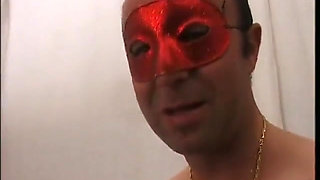 Blonde amateur chick in mask screwed and squirted with cum