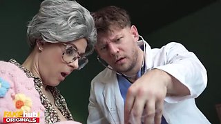 Horny GILF Billie Star Fucks Huge Cock - Blowjob, Doggystyle & Cum in Mouth