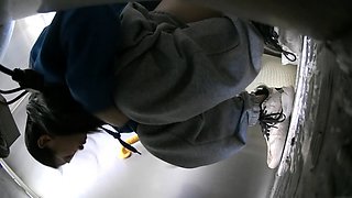 Amateur Asian Teen Fucks Her Boyfriend In a Hotel