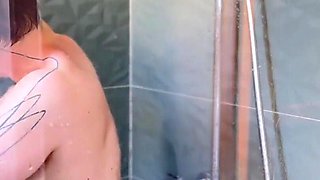Apres M Etre Faite Jouir Je Lave Ma Chatte Poilue