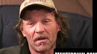 Mature amateur wanks off while frigging his booty