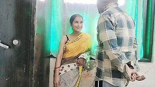 The Sister-in-law Opened the Door to the Brother-in-law with a Beautiful Dress