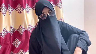Hijabi milf provides quality homemade sex in closeup amateur scenes