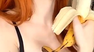 OnlyFans Amouranth Sucking Banana Video