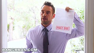 BANGBROS - Mexican COUGAR Ariella Ferrera Does Whatever It Takes To Lodge Bill
