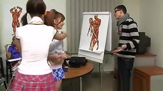 Female Students take over anatomy class. CFNM Poor teacher ;)