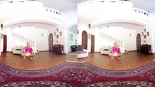 040 - Vanessa Sweet - Blonde Amateur Strip Toying