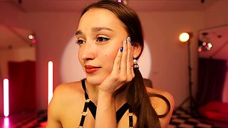 Young amateur teen in solo masturbation getting kinky