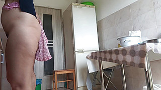 Amateur Couple Has Fun in the Kitchen