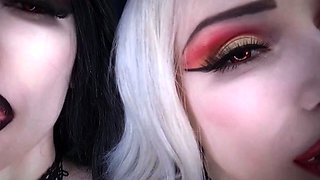 Egilea ASMR - Vampire Sisters Kiss You