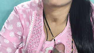 Indian girlfriend Sucking big dick