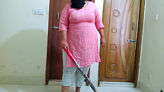 Arab Maid Fucked by Boss When She Cleaning Room!