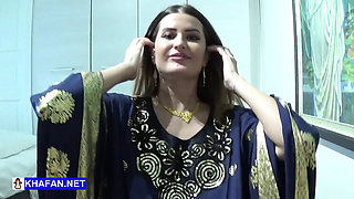Hot Turkish Teen Brunette Gives Blowjob in Homemade Porn - Qombol