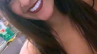 Big boob brunette masturbates on webcam