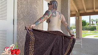 Shaking My Ass & Showering Naked at the Public Pool