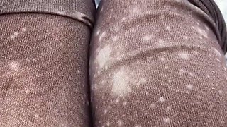 Amateur Foot Fetish Girlfriend Sucks and gives a Footjob