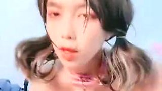 Domestic internet celebrity double ponytail anchor live broadcast
