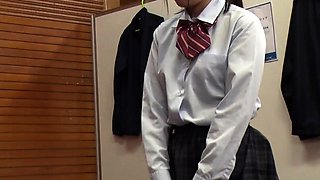 Asian college girl gives blowjob and fucked