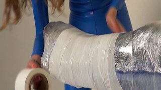 Amateur CDin latex dildoing