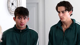 MomSwapped-The Halloween Jizz Games