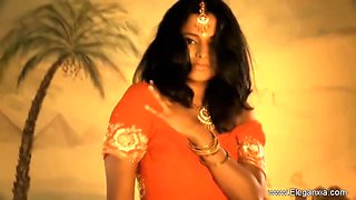 Enticing Erotic Dancer From India