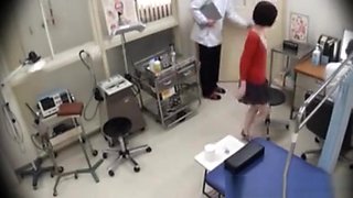 Japanese Amateur On Spycam Watched By Her Doctor