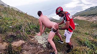 Turista Xiou Na Pica Do Ciclista Na Praia Em Florianopolis 14 Min